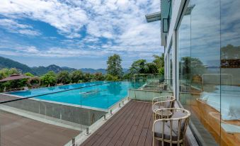 Z Plus Mountain Resort Inn(Peak of National Forest Park Store)