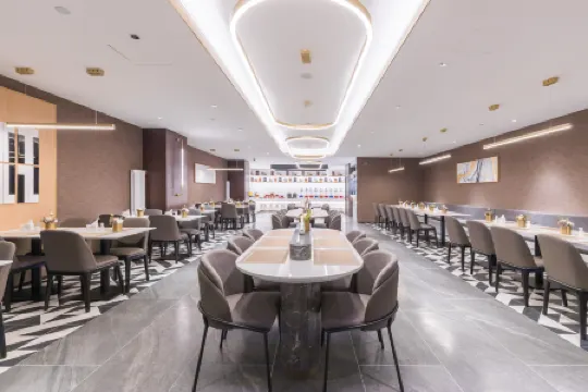 Homeinn Plus Отели рядом с достопримечательностью «Museum of City Site of Liao and Jin Dynasty»