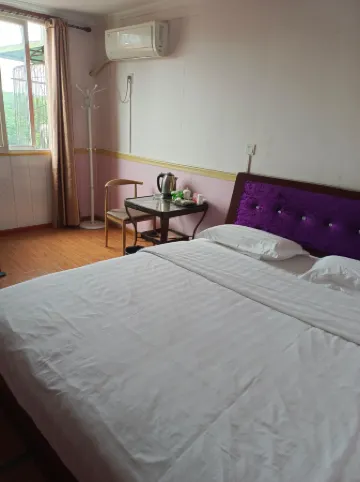 Luojiang Jinyuan Hotel