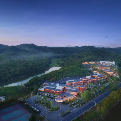 Landison Resort Jingdezhen Hotels near Jiangxi Helicopter Science and Technology Museum