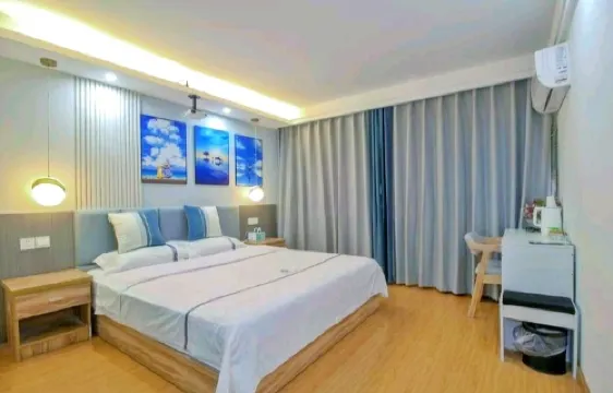 Jingzhou Yilian Theme Hotel