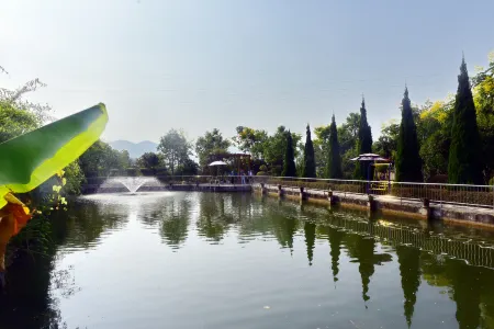 Qiuyuan Homestay Отели рядом с достопримечательностью «Yinshuidong Geopark»