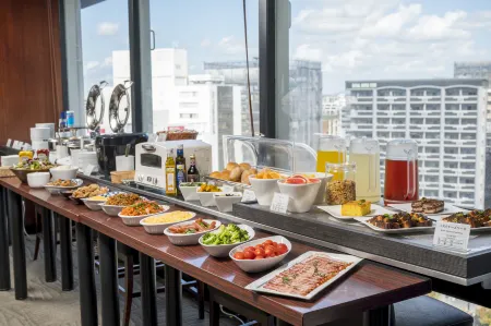 Nishitetsu Inn Fukuoka Отели рядом с достопримечательностью «Naka River»