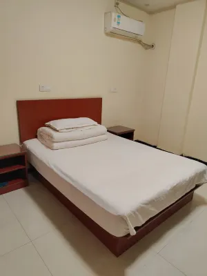 New Century Hotel Hotels near Linquan Railway Station