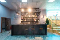 Urumqi County Freedom Mountains Homestay - bar