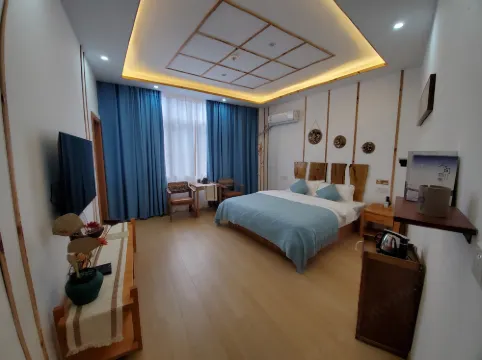 he zhang ye lang you she secllded house hotel