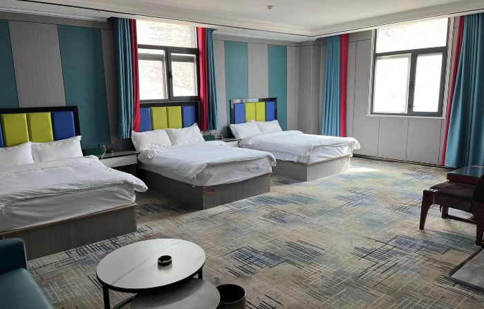 Amdo County Maola Mountain Hotel