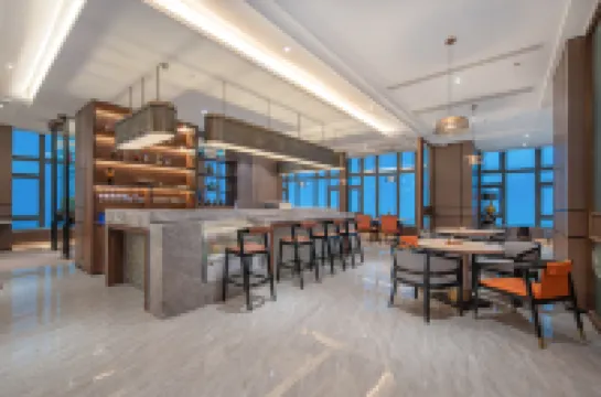 โรงแรมเมซง นิว เซ็นทูรี่ เซียชาน จ้านเจียง