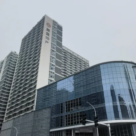 Lancang Hotel (Zhengzhou Longhu Paradise Walk Oceanarium Branch) Отели рядом с достопримечательностью «Хэнаньский факультет легкой промышленности (Yuan Tin Campus)»