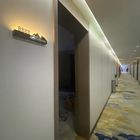 Walking Cloud Business Hotel