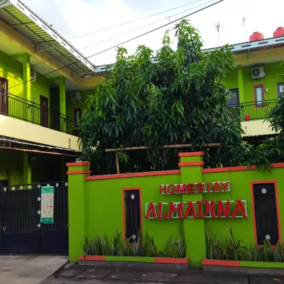 Wisma Almadina Syariah Các khách sạn gần Bãi biển Kartini