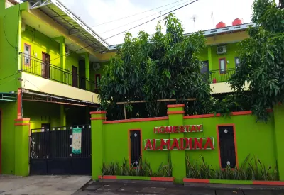 Wisma Almadina Syariah Hotels near Javara Meubel Minimalis
