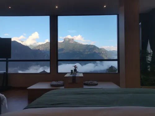 Sister Flower Inn Hotels in Fugong