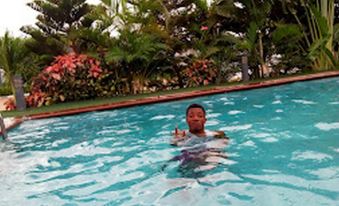 Begonia Hotel