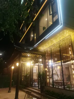 Mountain Inn - 2 ดาว