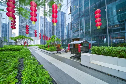 Rongying Hotel (Zhuhai Gongbei Port Fuhuali Branch)