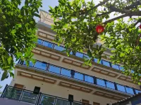 Qingcheng · Fange Private Hot Spring Vacation Apartment (Qingchengshan High-Speed Railway Station)