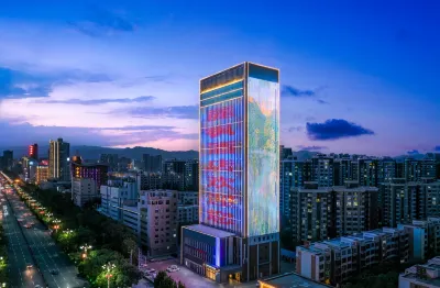 Lavande Hotel Kuerle Petrochemical Avenue Huijia Square Store Hotels near Bayingolin Vocational and Technical College Electronics Information Engineering Department