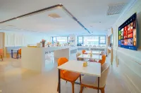 Vienna Hotel (Hanzhong High-Speed Rail Station Center Square Branch) - 3-Star