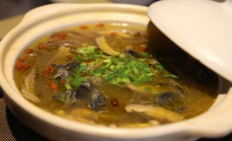 Zaijian Fanxi Garden Homestay (Baisha Old Town)