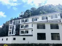 Jiangpan Courtyard Homestay (Menglie Lake Wetland Park)