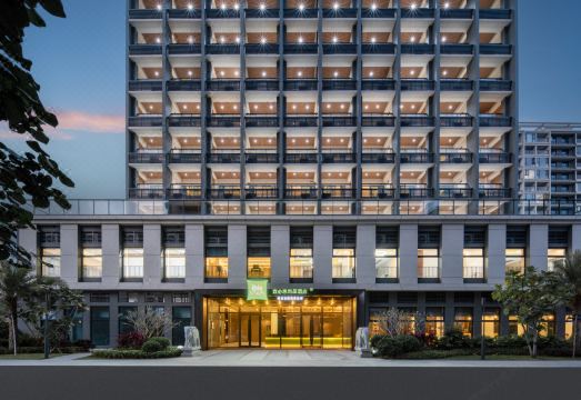 宜必思尚品酒店（三亚凤凰机场店）外景图