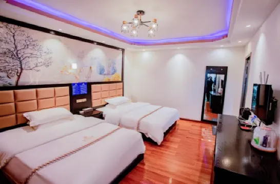 Zhaotong Hongqian Hotel