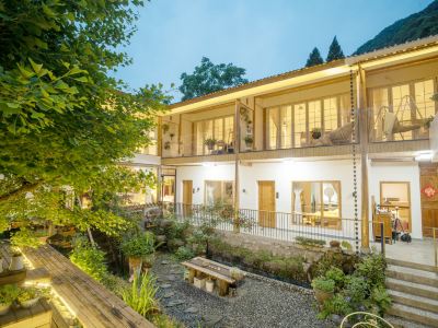 Shuimo Ancient Town Lianni Small Residence