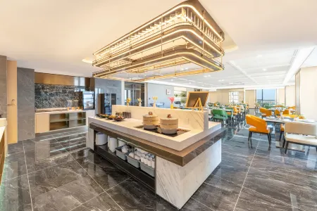 Boju Shijia Hotel (Chuzhou Municipal Government World Trade Shopping Life Plaza) Отели в г. Чучжоу