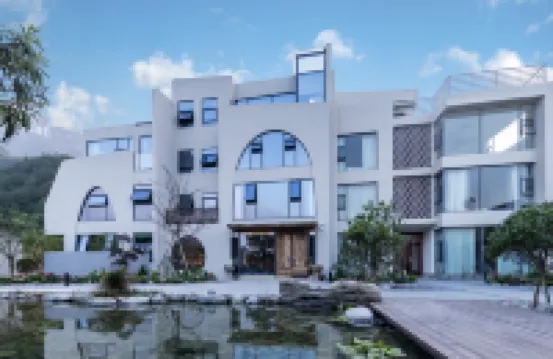 Zhangjiajie Wuyun Guanshan Yue Designer Homestay (Tianmen Mountain Cable Car Station) Hotel berhampiran Tianmen Mountain National Forest Park