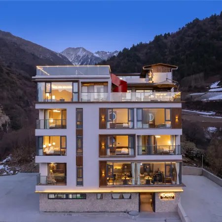 Manshan Muxue Homestay (Danzhamu Valley)