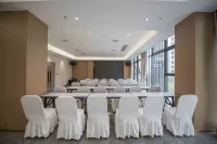 Longhu Hotel