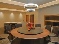 LuXiu Hotel Hotele w: Wuyishan