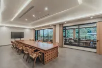 Hidden in the Countryside · Xuetangping Boutique Homestay - Mountain view