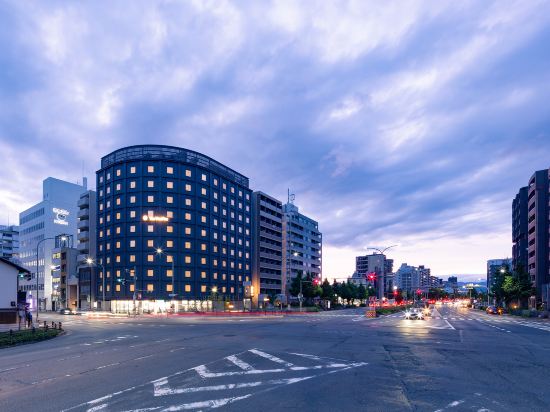 高槻のトヨタレンタリース新大阪 高槻駅北口店の格安素泊まりホテルを 