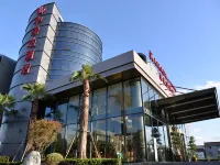 Ramada Shanghai Pudong International Airport East Station Hotel in zona Aeroporto di Shanghai-Pudong