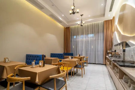 Bolton International Apartment Hotel (Changtai Mayangxi Branch) Отели в г. Чжанчжоу