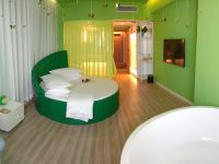 维也纳国际酒店(乌鲁木齐国际机场店) - 浴缸主题房