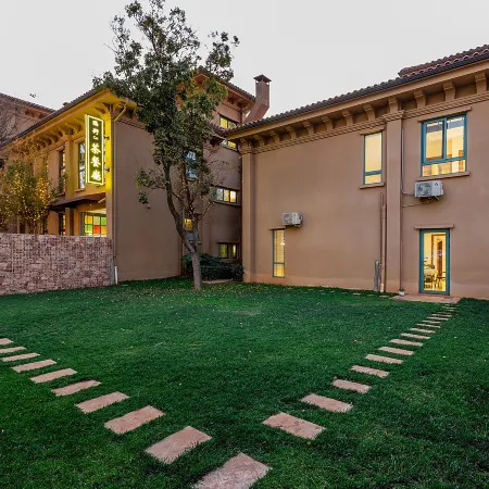 Qianchen Lake View Villa