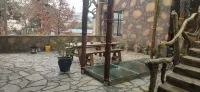 Shilin Yijiaqin Inn
