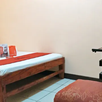 RedDoorz near Baclay Drive Super Metro