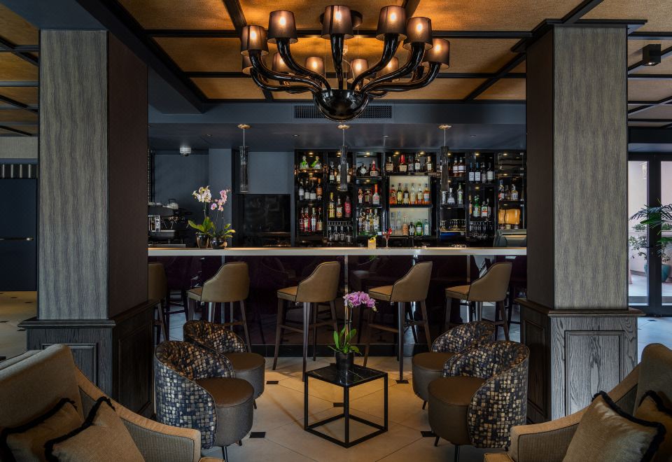 카니발 팰리스 호텔 외관 또는 운하 전망