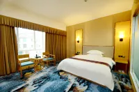 Zhaoqing Haoxin Hotel (Dinghushan Scenic Area) Hotels near Dinghu East Railway Station
