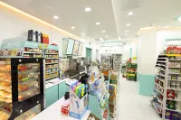 Yixin Hotel(Qingdao Zhanqiao Railway Station Metro Station)