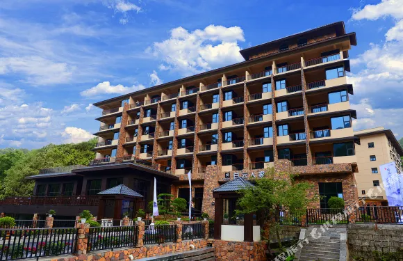 嵩縣白雲人家度假酒店