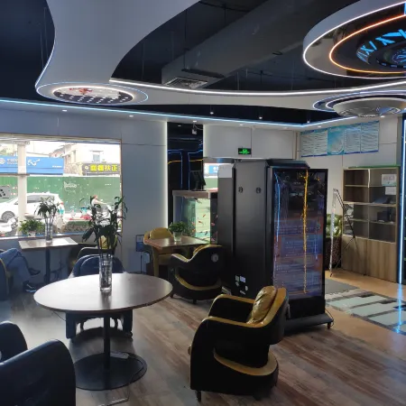 Cool Games E-sports Hotel (Xuchang Caowei Ancient City Pang Donglai Branch)