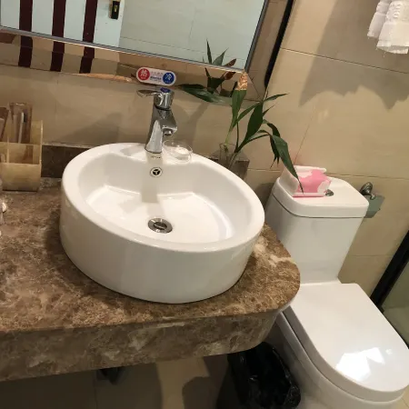 Zhai Rong Jingding Rong Business Hotel