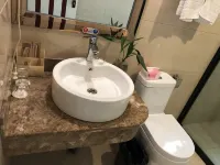 Zhai Rong Jingding Rong Business Hotel