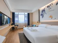 Kyriad Hotel (Wanda Plaza, Bozhou) Hotels near Lingxi Lake Wetland Park
