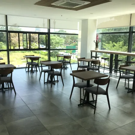 AZ Hotel & Serviced Apartments